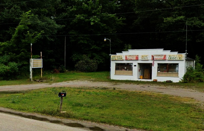 Whitestone Gift Shop (Whitestone Grocery) - 2018-19 Street View (newer photo)